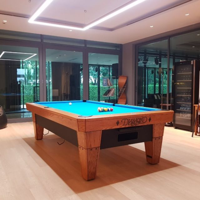 Diamond Billiard Pro-Am Golden Oak Pool Table 8ft