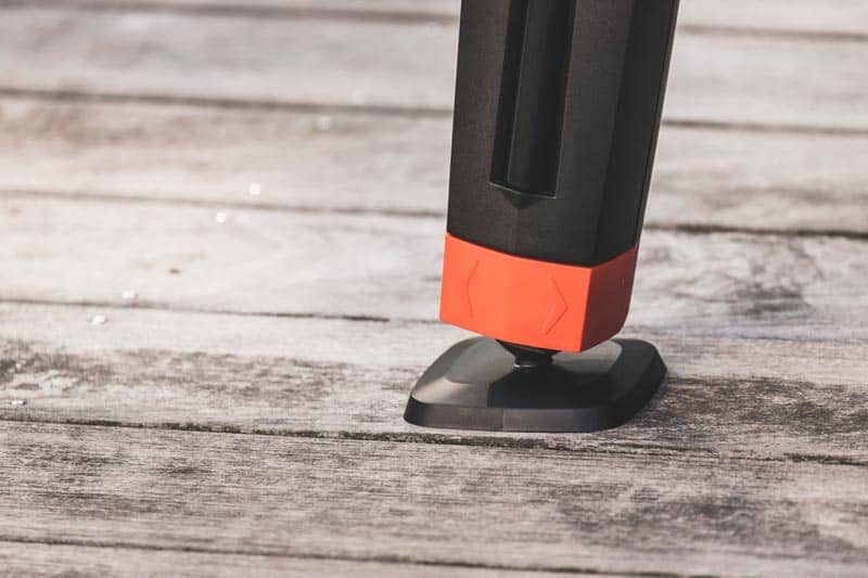cornilleau 700x Swivel feet features