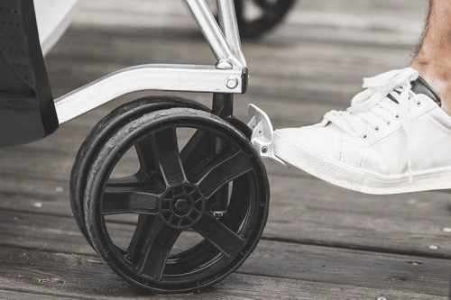 Cornilleau Black Code adjustable feet