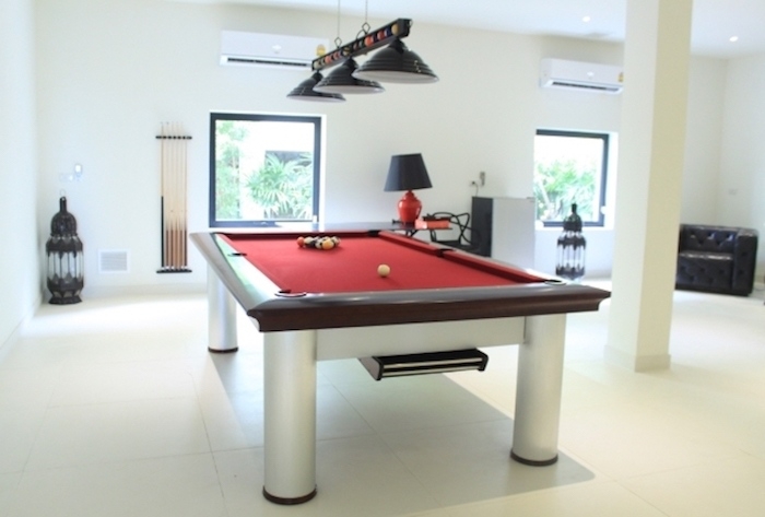 Madrid american pool table 8ft with burgundy cloth